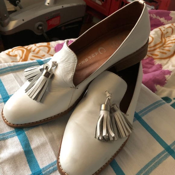 SOLD! Jeffrey Campbell -- Lawford white tassel loafers - Picture 5 of 10